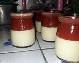 Foto langkah ke 5 dari resep Puding Susu Strawberry (Merah Putih).