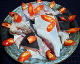 Hình bước làm 1 của món Lẩu đầu cá bớp chua cay