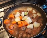 A picture of step 2 of Slow cooked beef & kidney pie (the cheating way).