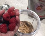 A picture of step 1 of Vegan Berry Smoothie.