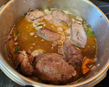 Foto del paso 4 de la receta: Carrilleras al vino en olla rápida