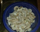 A picture of step 3 of Shrimp Alfredo.