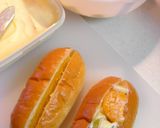 A picture of step 3 of Creamy Mixed Fruit Sandwich.