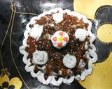 A picture of step 5 of Oreo Chocolate Cake.