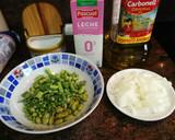 Foto del paso 1 de la receta: Crema de habas y guisantes frescos de la huerta