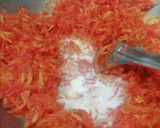 A picture of step 2 of Carrots Halwa with Raisins.