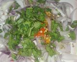 A picture of step 2 of Crispy onion pakoray.