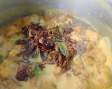 A picture of step 3 of Karhi Pakora.