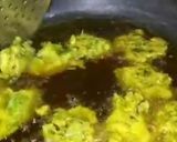 A picture of step 3 of Methi pakore.
