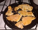 Foto del paso 2 de la receta: Pollo al verdeo con puré de papas 💜