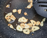 Foto del paso 4 de la receta: Revuelto de espárragos