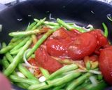 A picture of step 3 of Green Bean In Tomato Sauce.