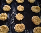 A picture of step 5 of Butter swirl cookies.