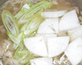 A picture of step 2 of Beef Tendon Gumtang Collagen Soup.