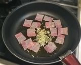 A picture of step 6 of Addictive Kimchi and Bacon Cream Pasta.