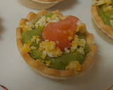 Foto del paso 4 de la receta: Tartaletas de guacamole y salmón