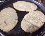 Foto del paso 5 de la receta: Tlacoyos rellenos de frijoles con chorizo