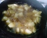 A picture of step 2 of Fry Aalo byngan ki bhaji.