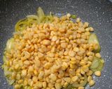 Foto langkah ke 2 dari resep Sup Krim Jagung.