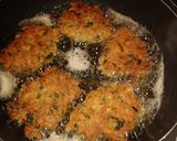 A picture of step 3 of Tuna Patties.