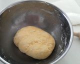 A picture of step 4 of Crispy and Chewy Curry Bread.