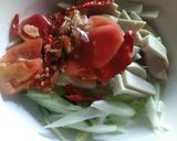 รูปขั้นตอนการทำที่ 2 ของ ตำแตงหมูยอแบบคลุกเครื่อง