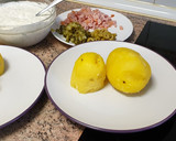 Foto del paso 1 de la receta: Patatas aliñadas con salsa de yogurt y jalapeños
