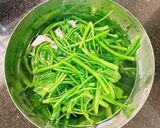 Hình bước làm 1 của món Dưa Rau Muống Chua Ngọt
