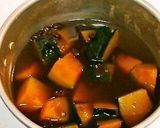 A picture of step 5 of "Itoko-ni" Kabocha Squash Simmered with Canned Adzuki Beans.