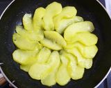 A picture of step 7 of Apple Cheesecake in a Frying Pan.
