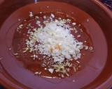 Foto del paso 2 de la receta: Arroz con calamares y alioli negro