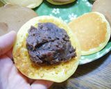 A picture of step 8 of Dorayaki (Red Bean Paste Pancakes).