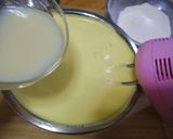 A picture of step 3 of Japanese Confectionary-style Honey Castella.