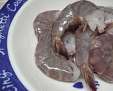 A picture of step 1 of Boiled Shrimp in Salted Water.