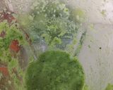Foto del paso 2 de la receta: Mixiotes de pollo en verde