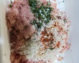 Foto del paso 2 de la receta: Hamburguesa de pollo al curry con palta, rúcula y brie
