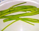 Foto langkah ke 1 dari resep Brambang asem batang kangkung.