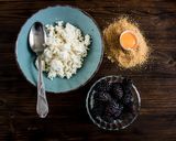 Szederrel töltött Túrógombóc recept fázis 1 fotója