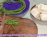 Foto langkah ke 1 dari resep Oseng tahu kacang panjang saus sambal.