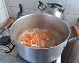 Foto del paso 1 de la receta: Pollo al curry con champiñones y vegateles version saludable