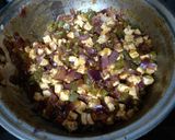 A picture of step 2 of Cheese chilli sandwich.