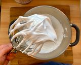 Foto del passaggio 2 della ricetta Vegan Macarons con aquafaba
