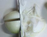 A picture of step 1 of Ra-yu Spicy Chili Sesame Oil with Lots of Garlic.
