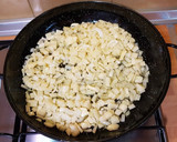 Foto del paso 3 de la receta: Calamares con mini daditos de patata