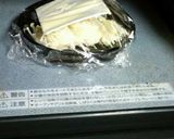 A picture of step 2 of Microwave Enoki Mushrooms and Cheese.