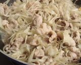 A picture of step 5 of Hearty Pork and Burdock Rice Bowl.