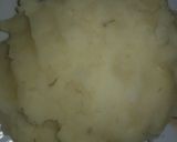 A picture of step 3 of Besan allu snacks.