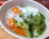 A picture of step 4 of Avocado And Egg.