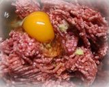A picture of step 1 of Minced Beef and Pork Meatballs.