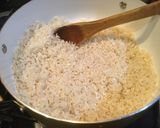 Foto del paso 1 de la receta: Arroz con cúrcuma y sésamo